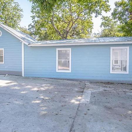 Remodeled Historic 1Br1Ba House Near Downtown Apartment